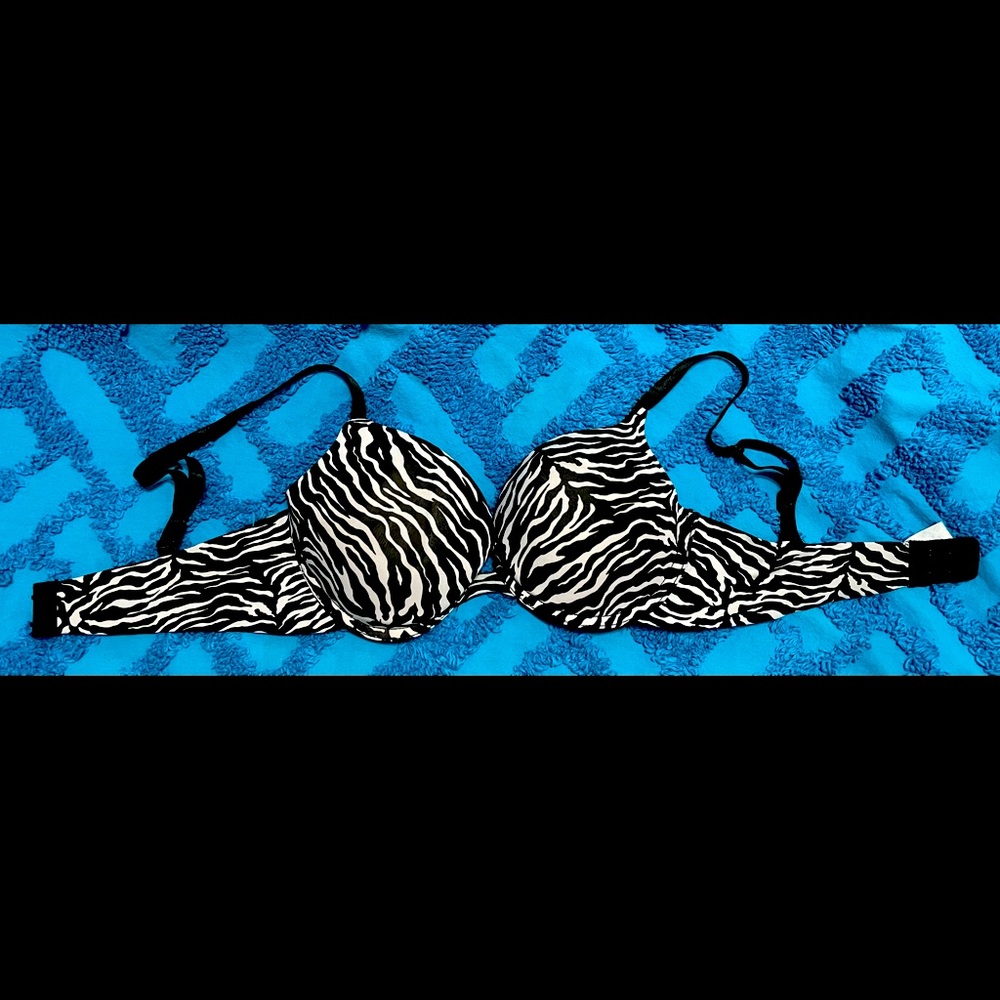 Super push up bra covertible/strapless zebra print in a 34 C